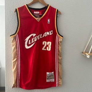 LeBron James Cleveland Cavaliers throwback jersey